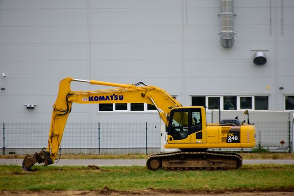 Should You Put Autonomous Landfill Equipment on Your Site After WM's Cat Command Rollout?